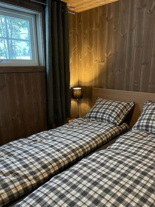 Cosy Cabin Between Lake And Mountain Treungen Eksteriør billede